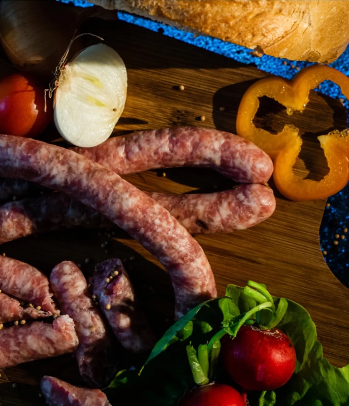 Cârnăciori grill cu boabe de muștar